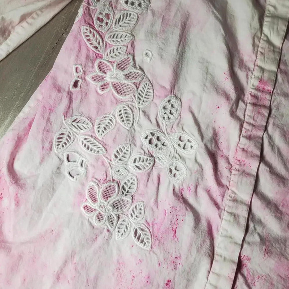 SUNO Pink and White Tie-Dye Watercolor Lace Embroidery Cold Shoulder Top NWOT - Picture 4 of 12